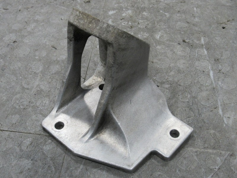 97-04 Chevrolet Corvette 5.7L Right RH Engine Motor Mount Bracket 1026