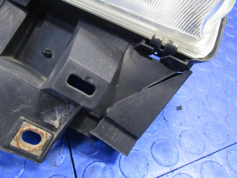 96-03 Volkswagen Eurovan Right Passenger Halogen Headlight Head Light 