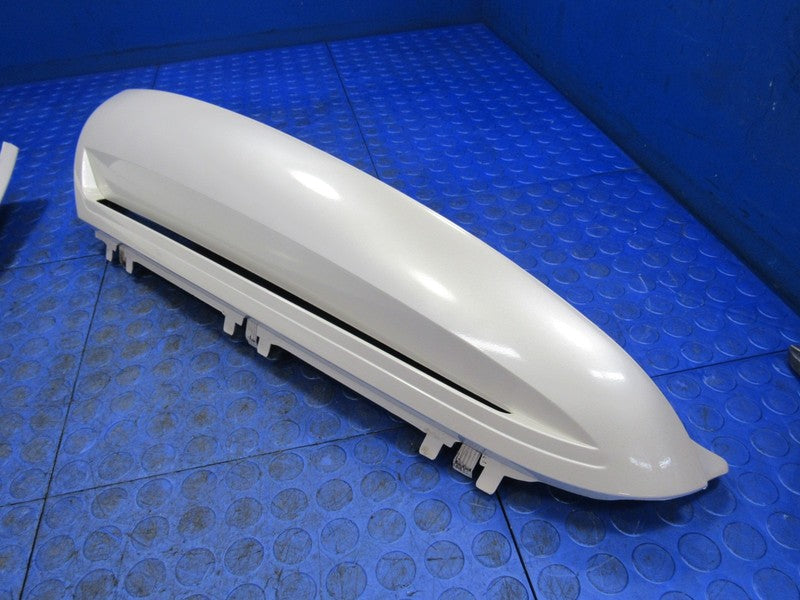 02-06 Cadillac Escalade Left Right Rear Hatch Vent Trim Molding Pearl 