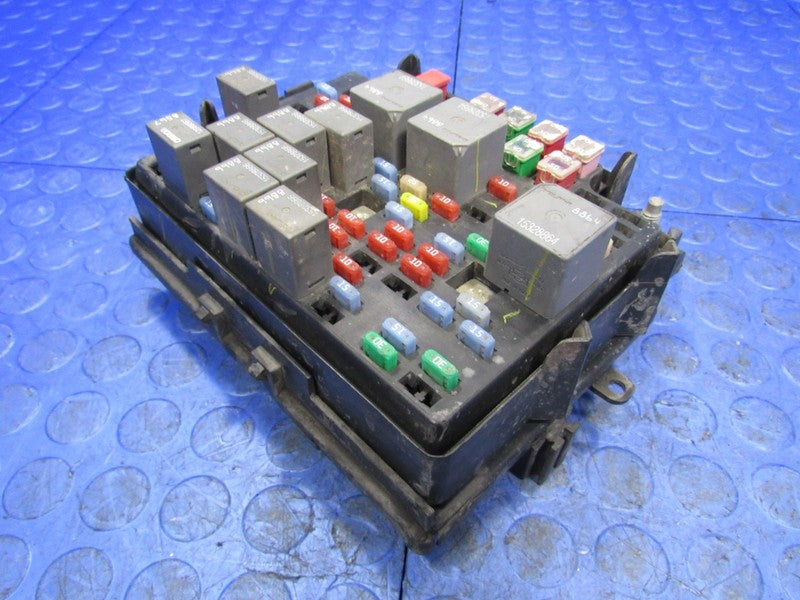 03-05 Silverado Sierra Duramax Engine Fuse Panel Relay Box Block 15115