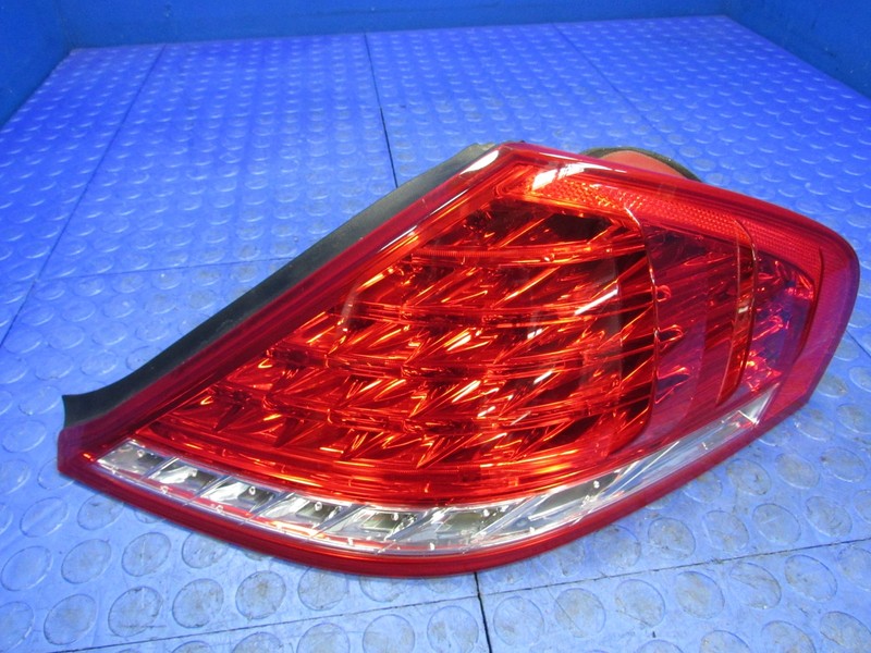 08-10 BMW 650i E63 RH Passenger LED Outer Quarter Taillight Tail Light