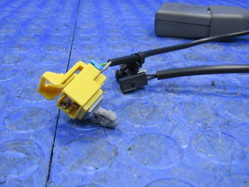 16-24 Express Savana Left Right Front Seat Belt Buckle Pretensioner Se