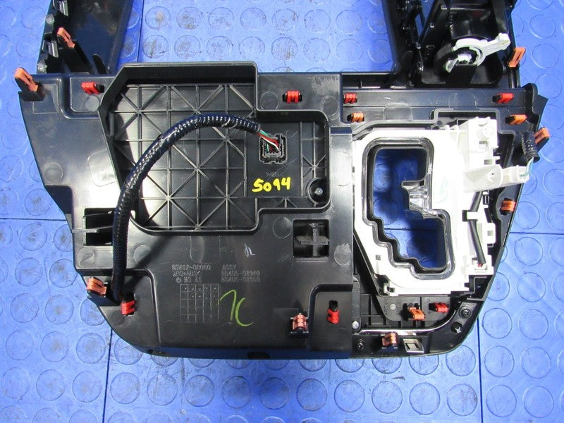 15-20 Toyota Sienna Shifter 7" Radio Dual Climate Control Bezel Vent T