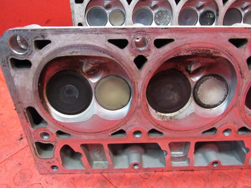 05-07 Silverado Sierra 1500 L33 243 Cathedral Port Cylinder Heads Pair