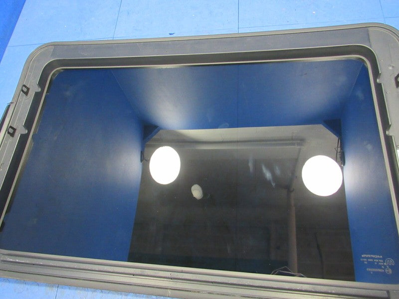 08-17 Caravan Town & Country Sunroof Moonroof Sun Moon Roof Glass Pane