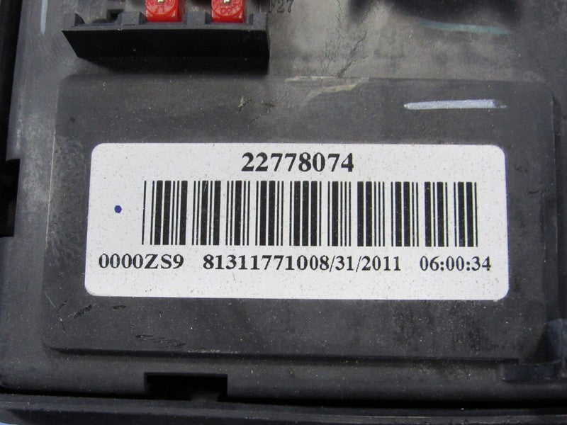 11-17 Chevrolet Express GMC Savana Interior Fuse Junction Box Block 22