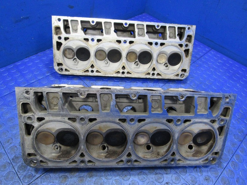 05-07 Silverado Sierra 1500 L33 799 Cathedral Port Cylinder Heads Pair