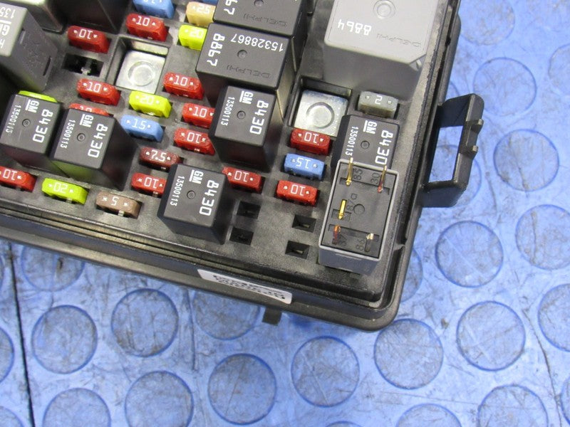 08-11 Cadillac DTS Buick Lucerne Cabin Under-Seat Fuse Relay Box 13697
