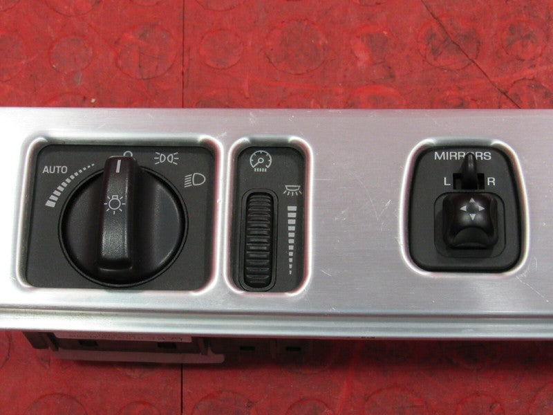 02-05 Ford Thunderbird Instrument Panel Dash Trim Plaque Trim Panels 1