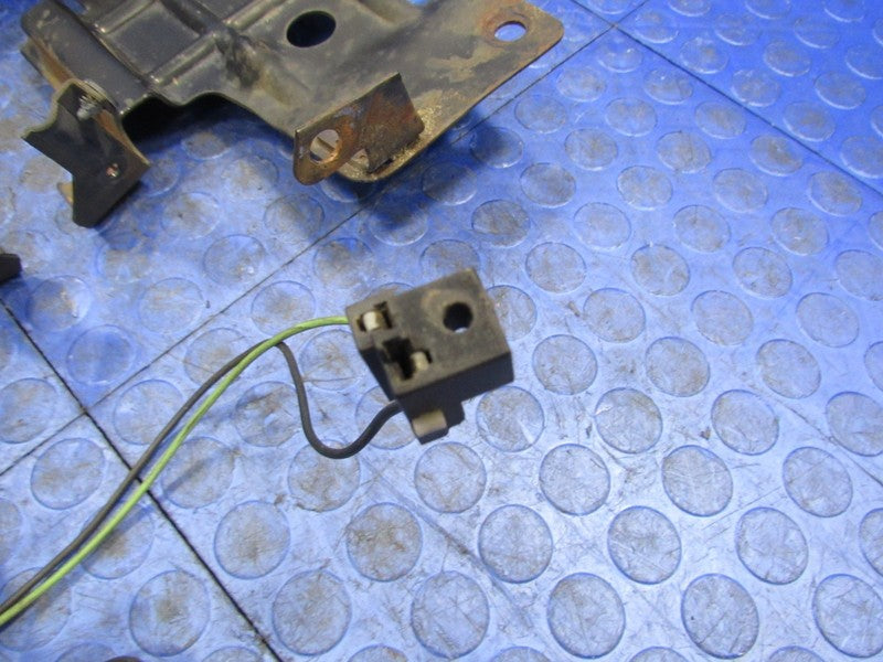 98-02 Pontiac Trans Am Firebird Front Left Right Headlight Bracket Mot