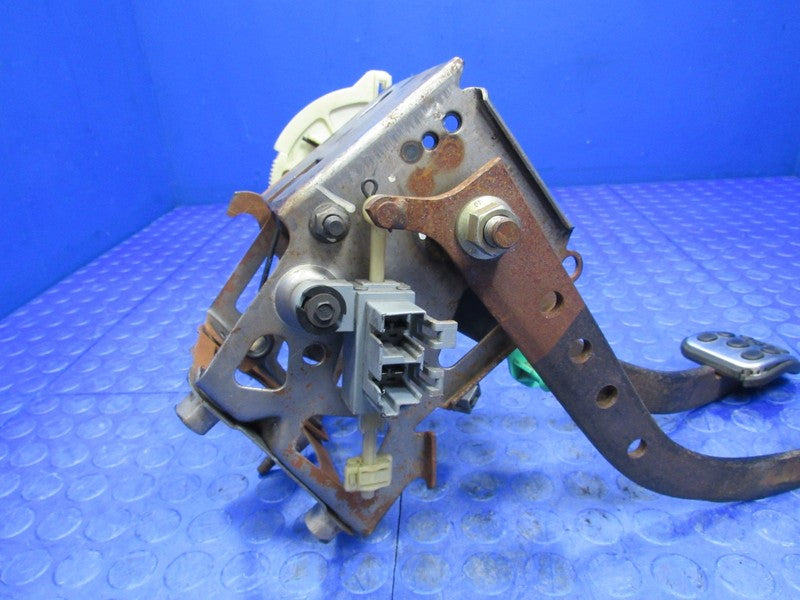 99-04 Ford Mustang MT Manual Brake Clutch Accelerator Pedal Assembly I