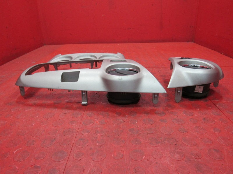 09-12 Matrix / 09-10 Vibe Dash Radio Climate Heater Control Bezel Vent