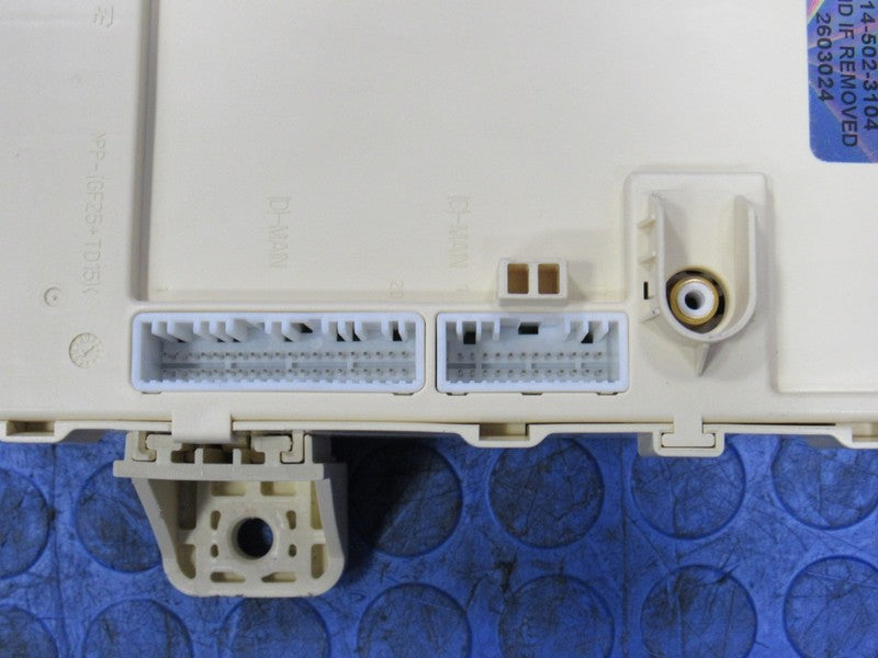 13 Hyundai Veloster BCM IPM Body Control Module Cabin Fuse Box 95400-2