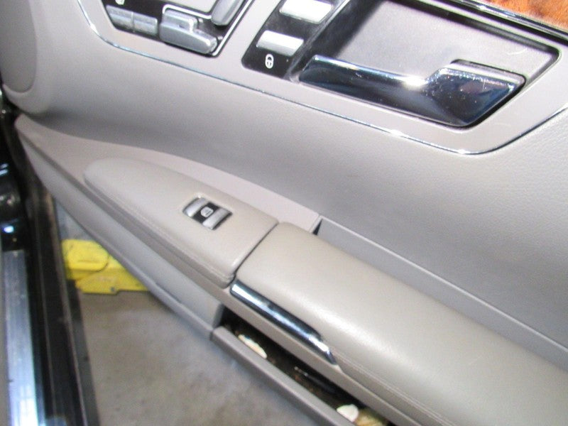 07-13 S-Class S550 S600 Right RH Passenger Front Door Panel Gray Leath