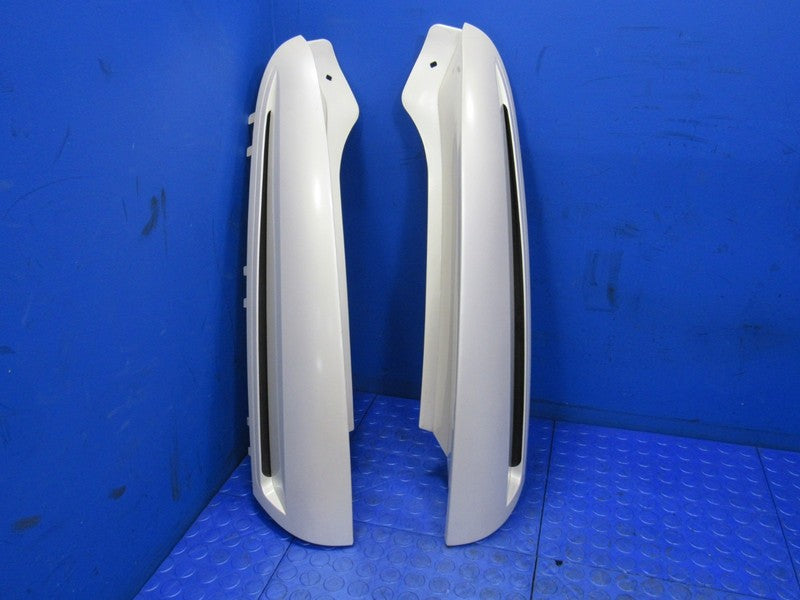 02-06 Cadillac Escalade Left Right Rear Hatch Vent Trim Molding Pearl 