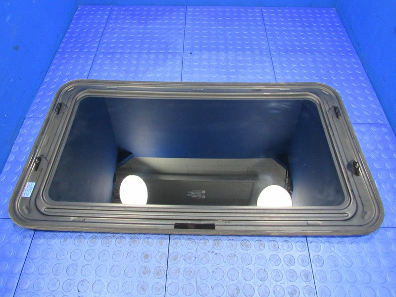 00-06 Yukon Tahoe Suburban Sunroof Moonroof Sun Moon Roof Glass Panel 