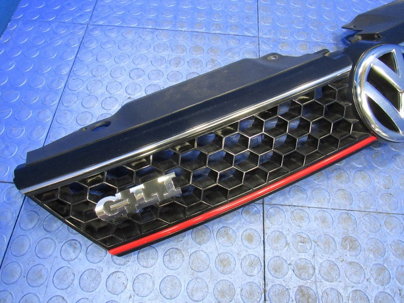 15 Volkswagen Jetta GLI Front Upper Bumper Radiator Grille Emblem OEM 