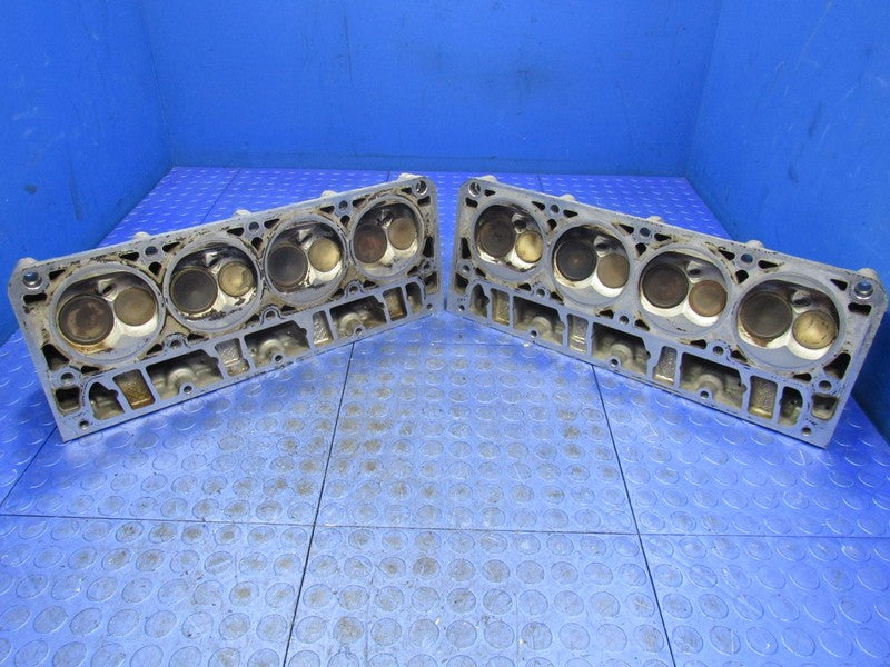 05-07 Silverado Sierra 1500 L33 243 Cathedral Port Cylinder Heads Pair