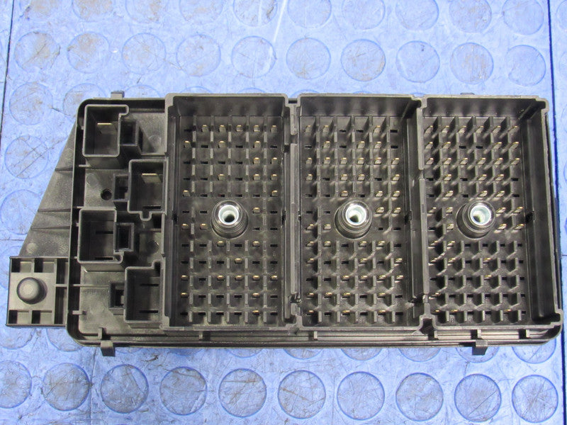 08-11 Cadillac DTS Buick Lucerne Cabin Under-Seat Fuse Relay Box 13697