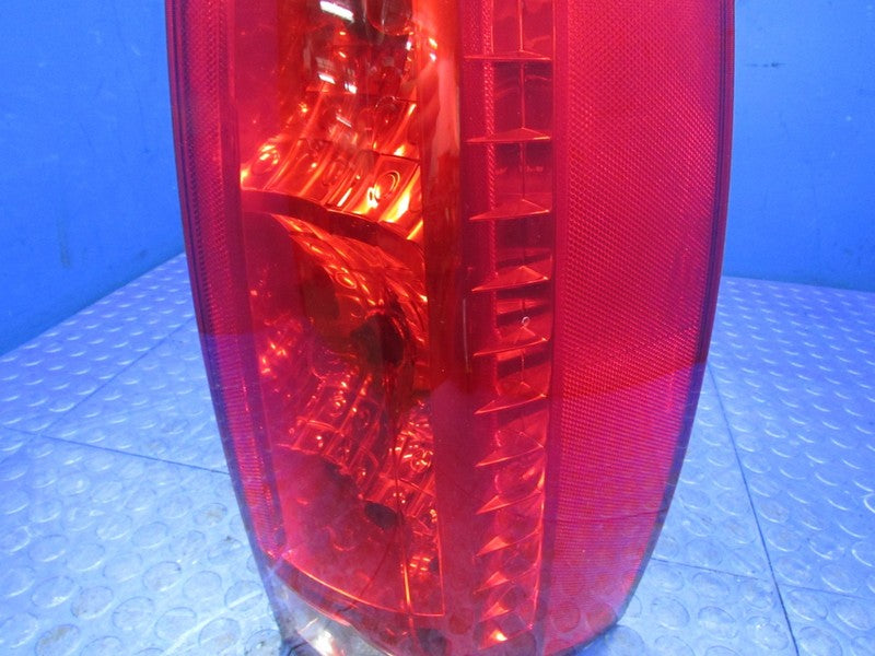 07-13 Cadillac Escalade EXT Right Passenger Side Taillight Tail Light 