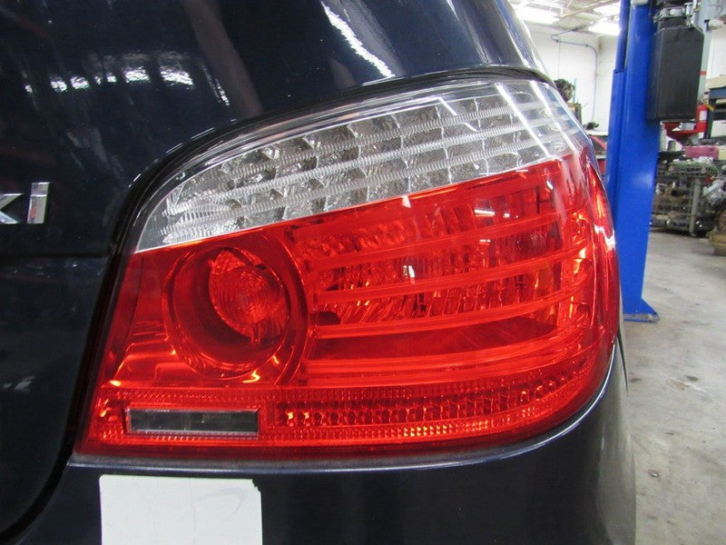 08-10 BMW 535 550 M5 E60 Right RH Passenger Side Taillight Tail Light 