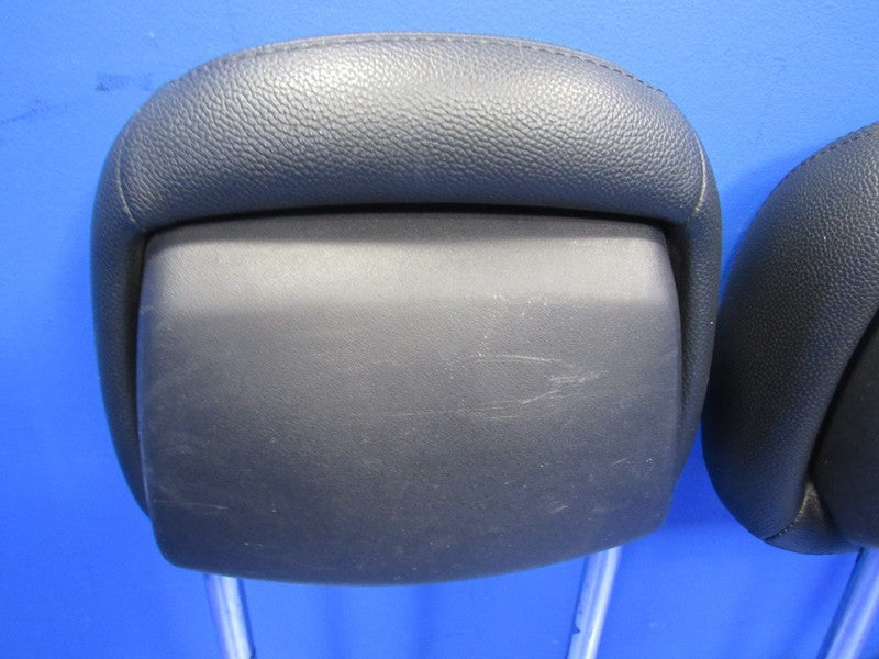 11-20 Caravan Town & Country Leather Front Right Left Seat Headrest He