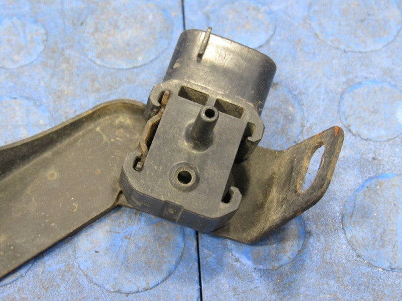 96-00 Toyota 4Runner EVAP Fuel Vapor Pressure Sensor OEM 89460-35030 2