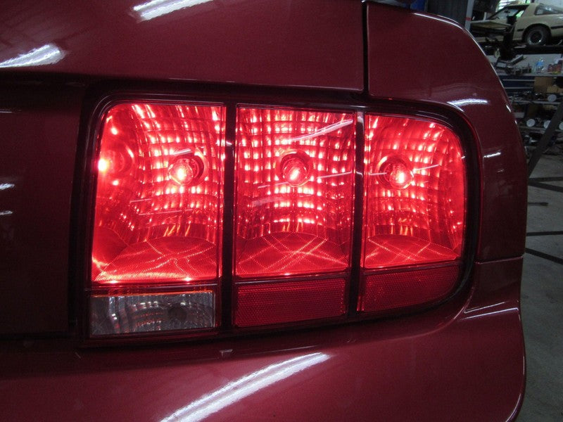 05-09 Ford Mustang Right RH Passenger Side Taillight Tail Light Lamp