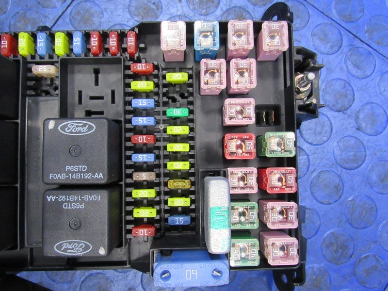03-05 Ford F250 F350 Super Duty Excursion Under Dash Fuse Box 3C7T-14A