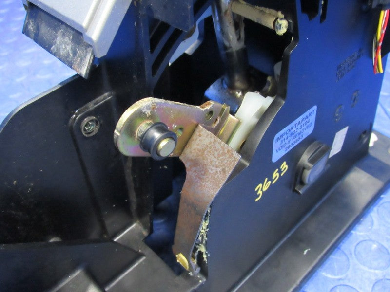 04-11 Mitsubishi Endeavor Floor Shifter Gear Shift Lever Selector Asse