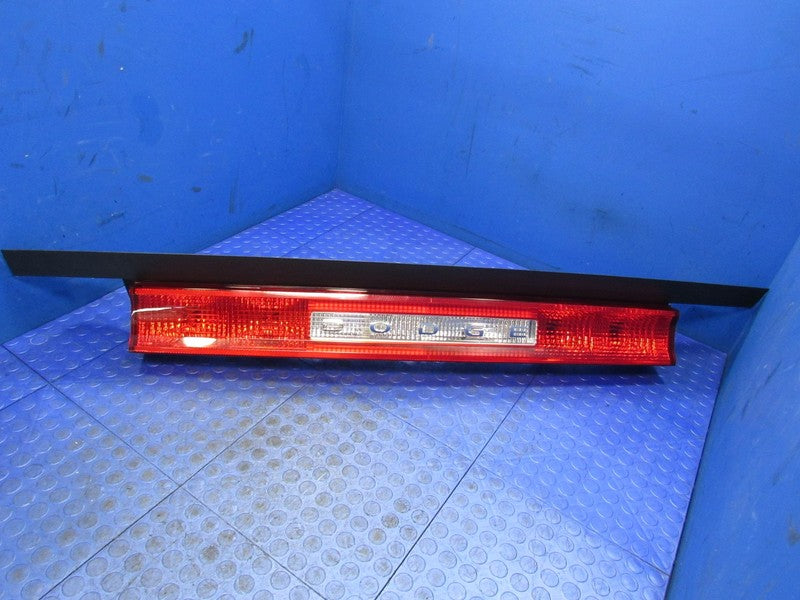 08-10 Dodge Challenger Center Trunk Taillight Tail Light Lamp Finish P