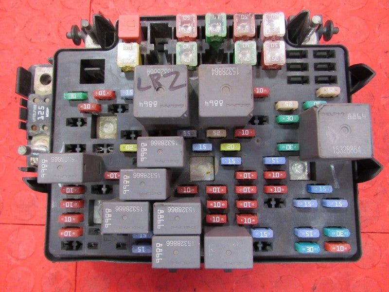 07 Silverado Sierra Duramax Engine Fuse Relay Junction Box Block 15823