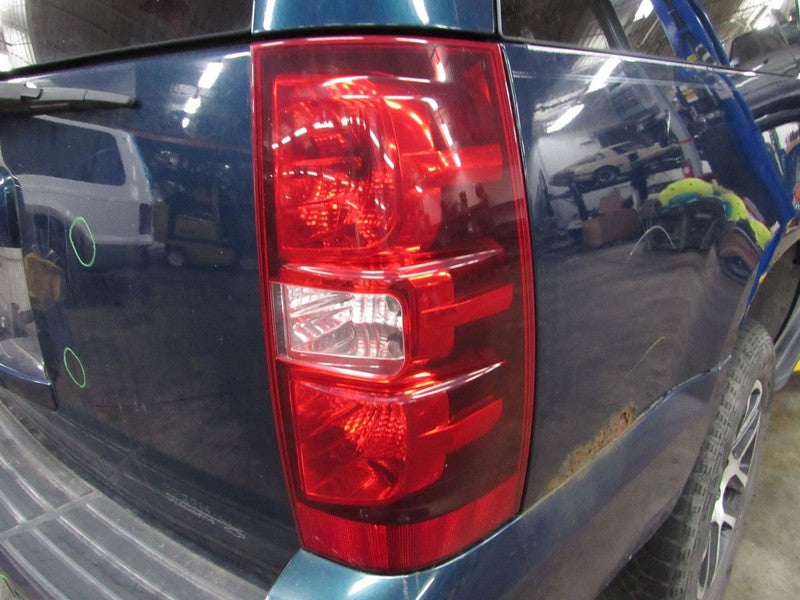 07-14 Chevrolet Suburban Tahoe Right RH Passenger Taillight Tail Light