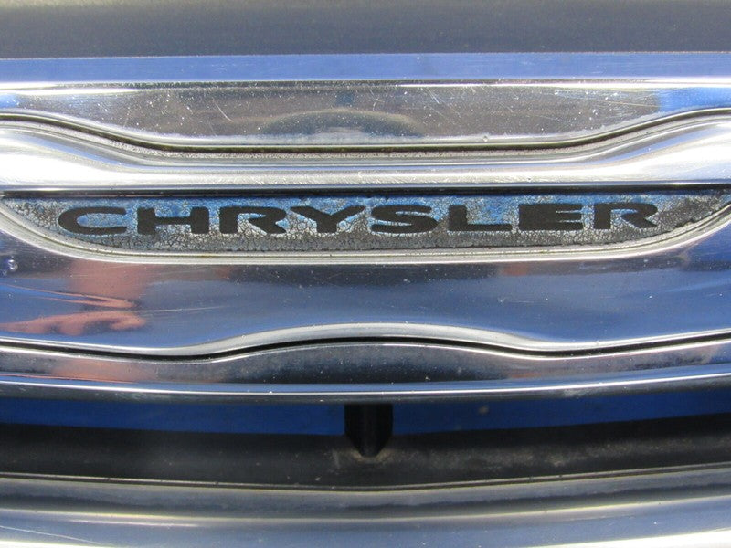 11-16 Chrysler Town & Country Front Radiator Center Grill Grille Chrom