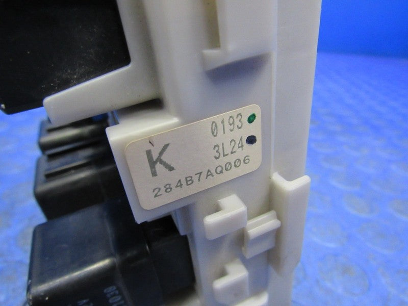03-05 Nissan 350Z Infiniti G35 IPDM BCM Body Module Fuse Box 284B7-AQ0