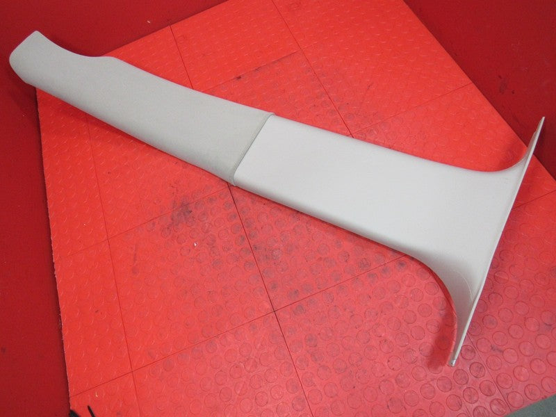 05-06 Escalade Platinum Right Passenger B Pillar Panel Cloth Covered M