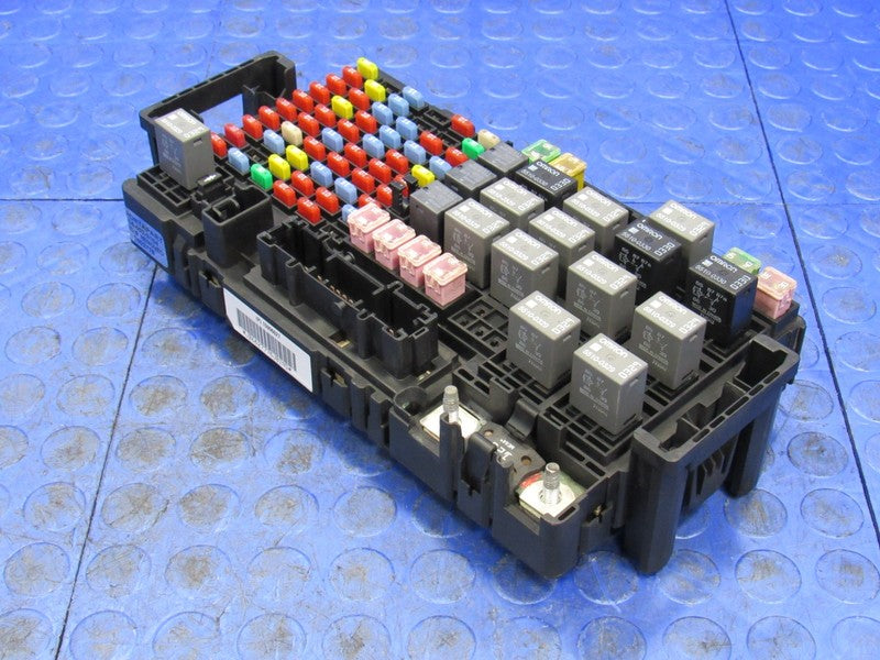 08 Hummer H3 3.7L Under-Hood Engine Fuse Relay Junction Box Block 1590