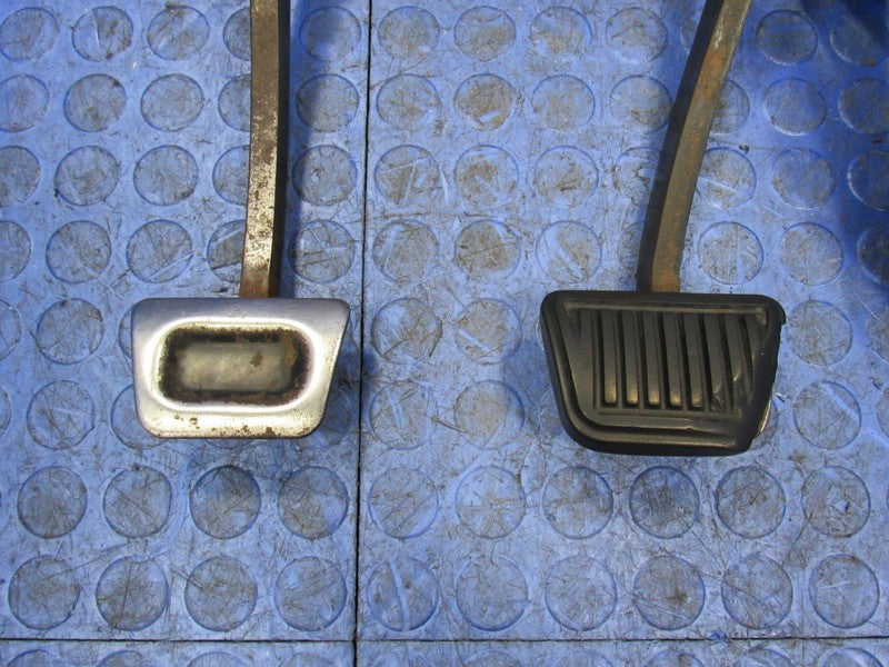 98-01 Dodge Ram MT Manual Transmission Clutch Brake Gas Pedal Box Asse