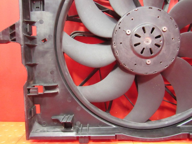 06-10 BMW 550i 6501 E60 E63 E64 Radiator Engine Cooling Fan Assembly 7