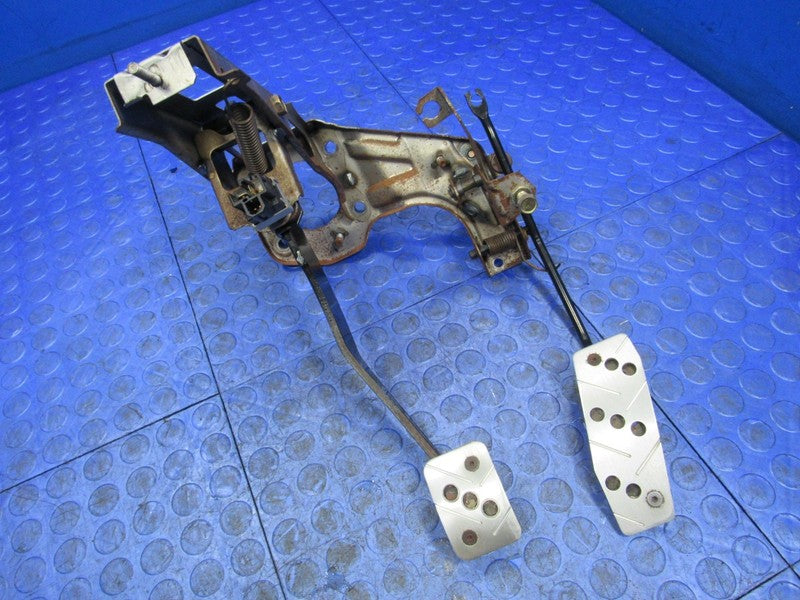 02 Mazda Miata SE MX5 Clutch Brake Accelerator Gas Pedal Set MT w/ Cru