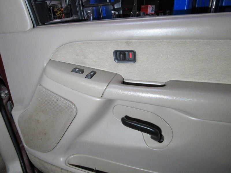 01-06 Silverado Sierra Crew Cab Right RH Passenger Front Door Trim Pan