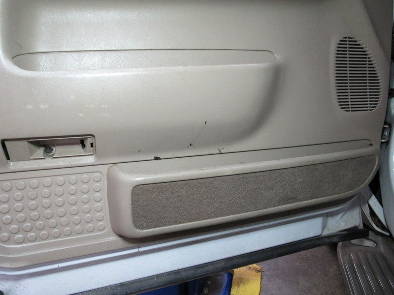 04 Ford Excursion Left LH Driver Side Front Door Trim Panel W/O Window