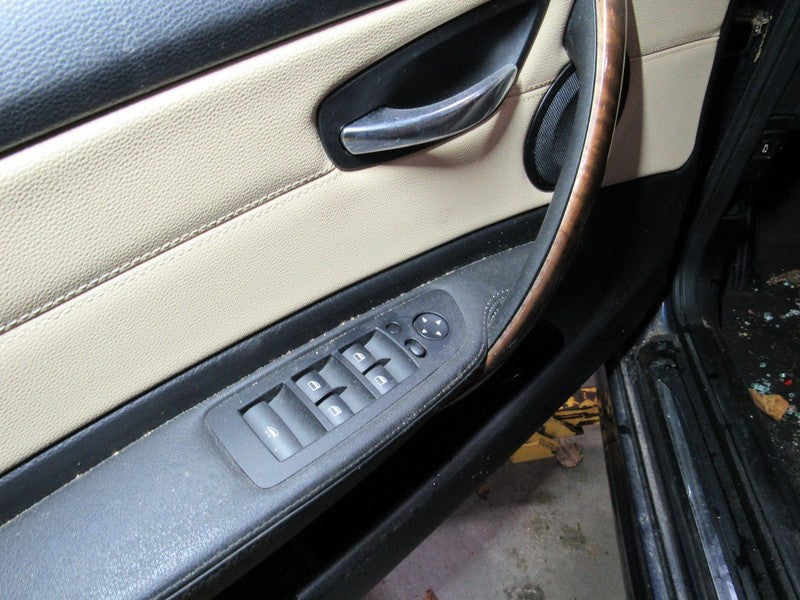 09-11 BMW 128 135 Left LH Driver Side Front Door Trim Panel W/O Switch