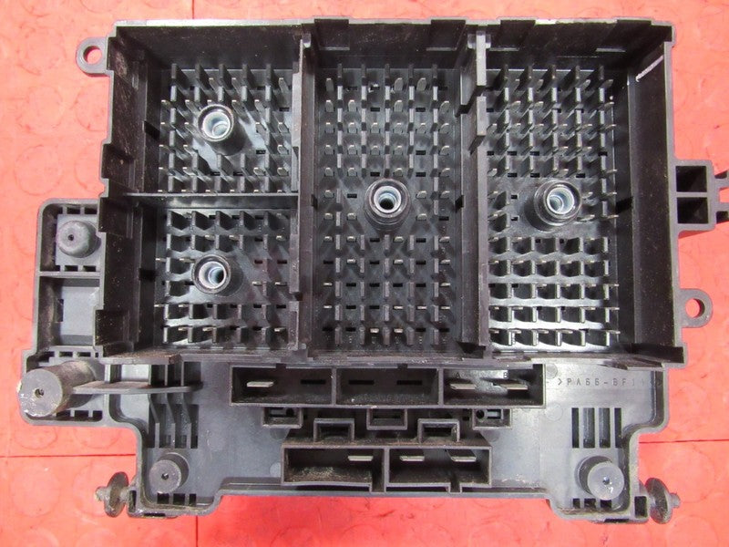 07 Silverado Sierra Duramax Engine Fuse Relay Junction Box Block 15823