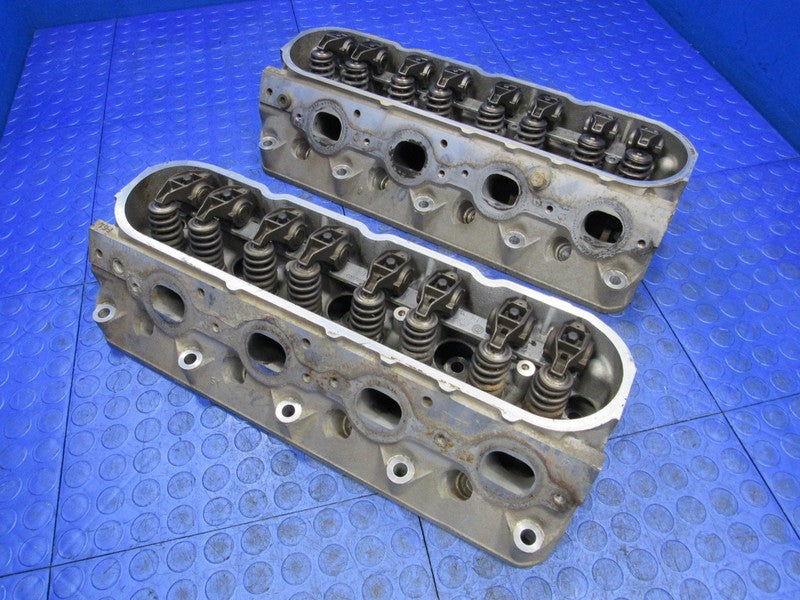 05-07 Silverado Sierra 1500 L33 799 Cathedral Port Cylinder Heads Pair