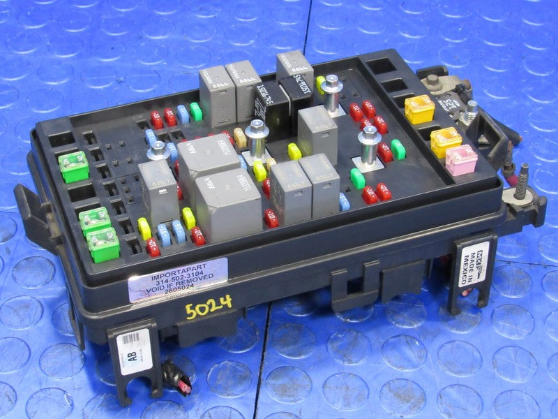 06 Envoy Trailblazer 5.3L 6.0L Engine Bay Fuse Box Junction Block 1514