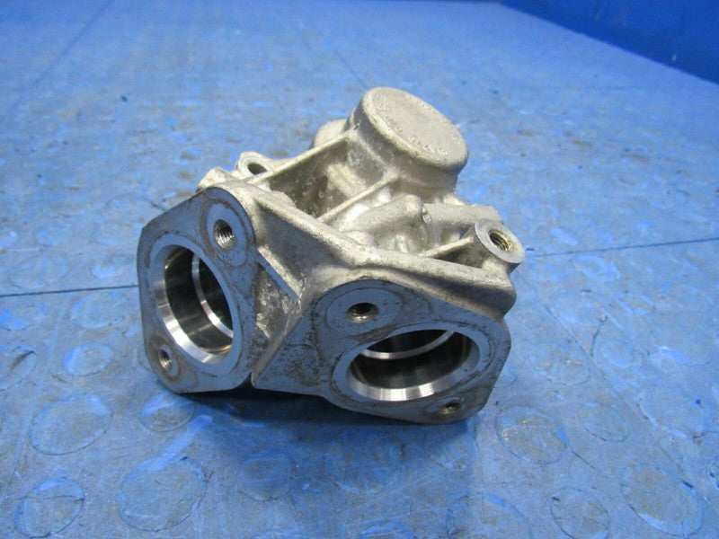 12-17 S550 / 12-14 CL550 ML550 4.7L V8 M278 Engine Mount Fuel Pump Hou