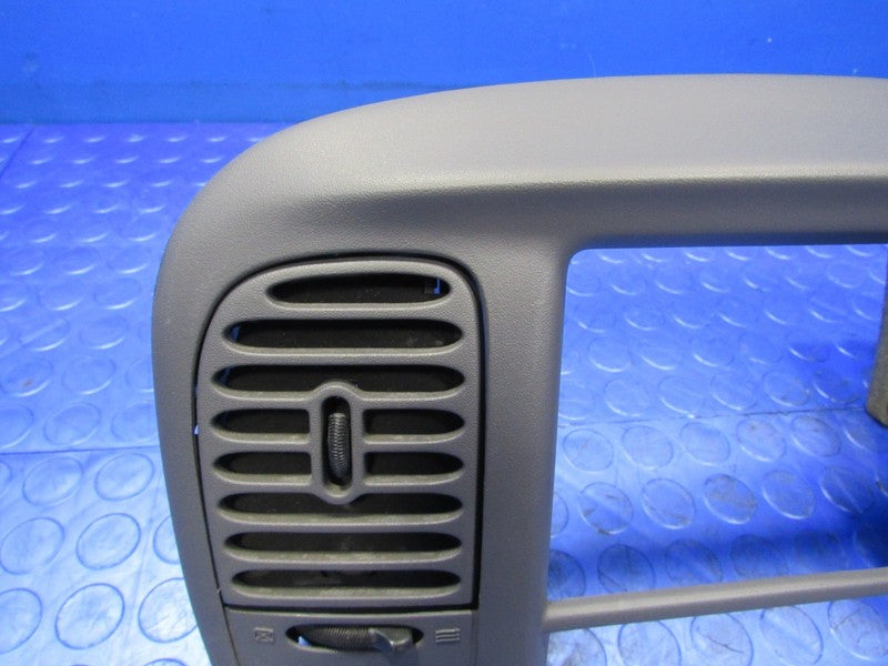 97-03 Ford F150 Expedition Dash Radio Surround Bezel Vent Radio Trim G