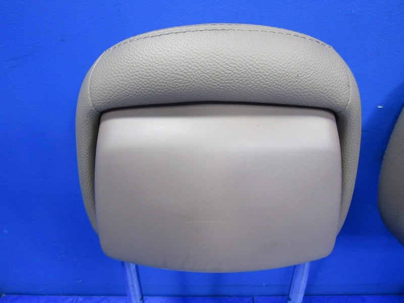 11-20 Caravan Town & Country Leather Front Right Left Seat Headrest He
