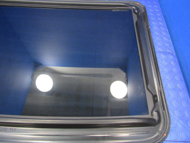06-10 Hummer H3 H3T Sunroof Sun Moon Roof Glass W/ Seal Factory OEM 25
